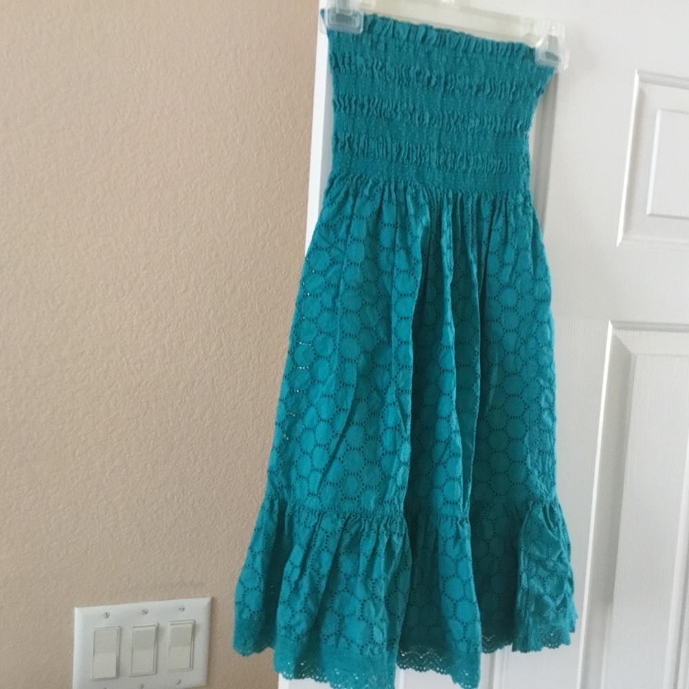 Victoria’s Secret sleevless strapless dress